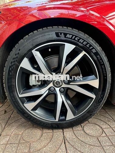 Volvo S60 R-Design Xăng Tự động Đỏ