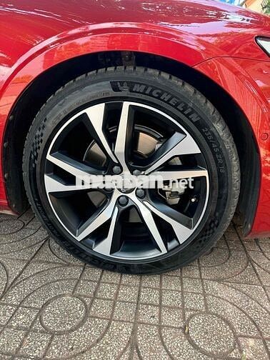Volvo S60 R-Design Xăng Tự động Đỏ