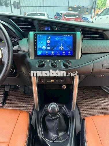 Toyota Innova 2017 Số sàn đồng ánh kim
