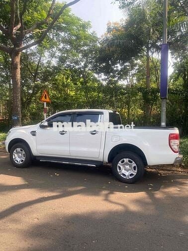 Ford Ranger XLT 2016 Số sàn Trắng