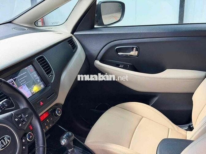 Kia Rondo 2016 Tự động Xăng