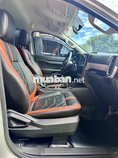 Ford Ranger XLS 2023 Bạc Tự động 5 chỗ