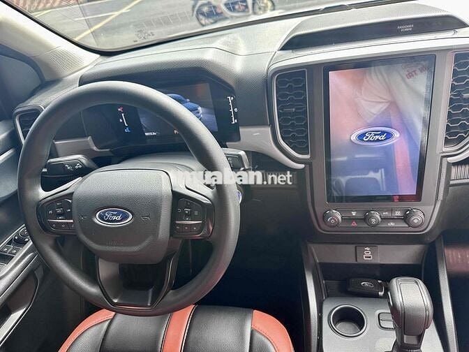 Ford Ranger XLS 2023 Bạc Tự động 5 chỗ