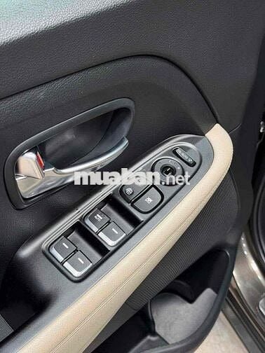 Kia Rondo 2016 Tự động Xăng