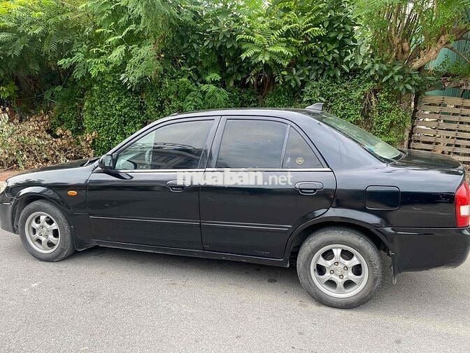 Mazda 323 Cổ điển màu Đen