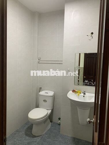 Nhà mặt tiền, cho thuê Phòng (chung với chủ) sạch sẽ thoáng mát