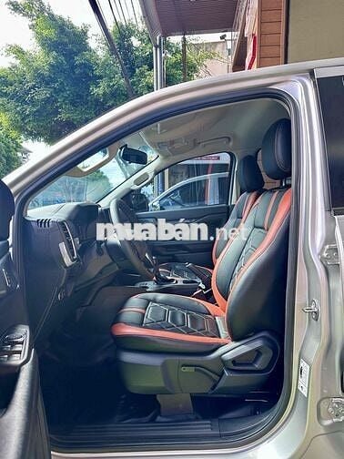 Ford Ranger XLS 2023 Bạc Tự động 5 chỗ