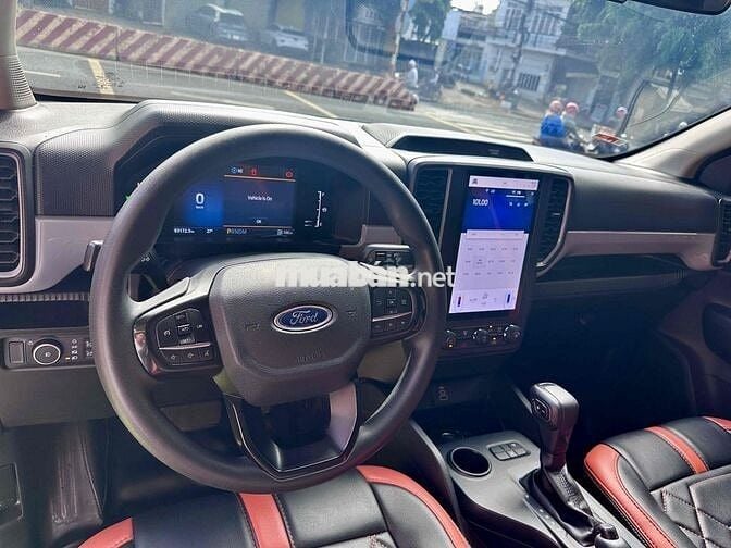 Ford Ranger XLS 2023 Bạc Tự động 5 chỗ