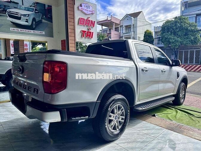 Ford Ranger XLS 2023 Bạc Tự động 5 chỗ