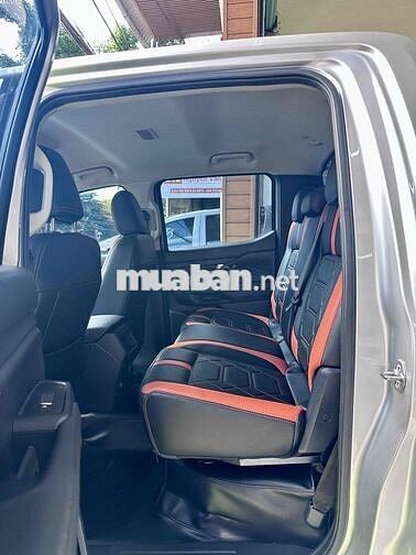Ford Ranger XLS 2023 Bạc Tự động 5 chỗ