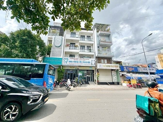 BÁN NHÀ ĐƯỜNG RỘNG 20M.TIỆN KINH DOANH ĐA NGHỀ.NHÀ 2 TẦNG.GIÁ 14 TỶ