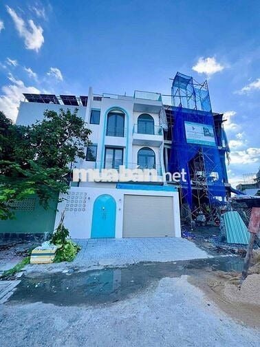 Cho Thuê Nhà Mới Xây 100% DT 200m2 1Trệt 3Lầu 2Pn 3Wc Sân Thượng