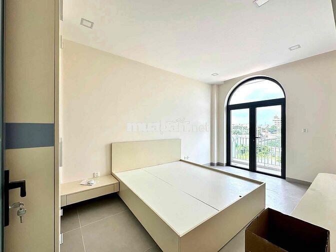Cho Thuê Nhà Mới Xây 100% DT 200m2 1Trệt 3Lầu 2Pn 3Wc Sân Thượng