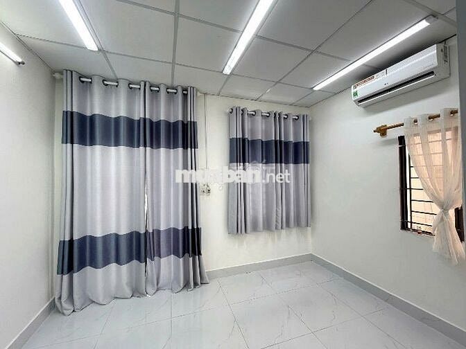 Nhà thuê 1 lửng 1 lầu 3 phòng ngủ hẻm xe hơi Phạm Văn Chiêu