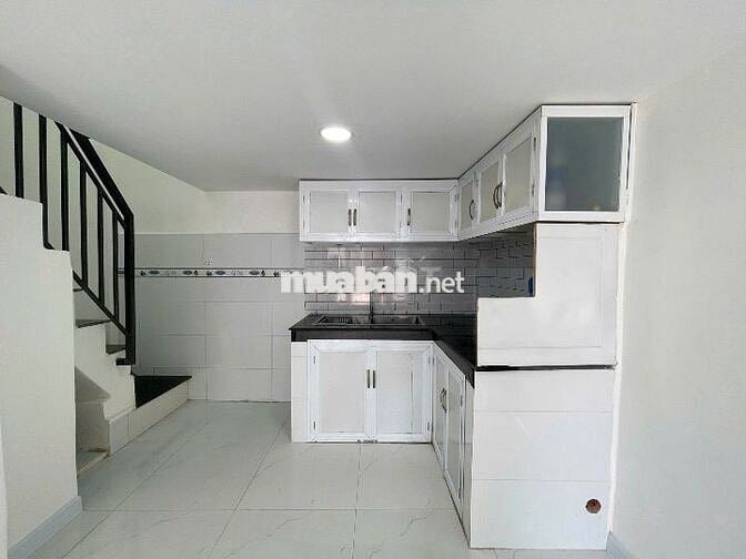 Nhà thuê 1 lửng 1 lầu 3 phòng ngủ hẻm xe hơi Phạm Văn Chiêu