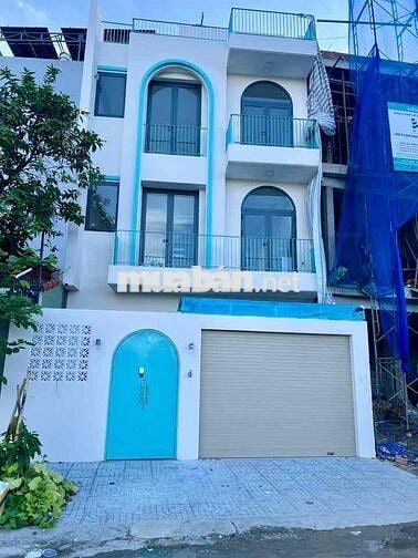 Cho Thuê Nhà Mới Xây 100% DT 200m2 1Trệt 3Lầu 2Pn 3Wc Sân Thượng