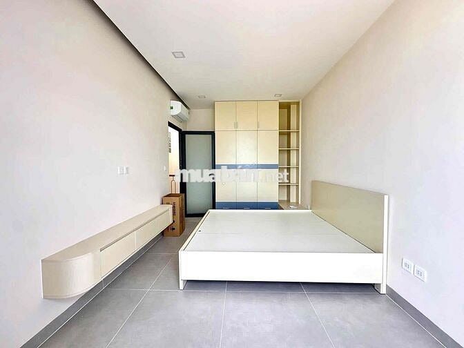 Cho Thuê Nhà Mới Xây 100% DT 200m2 1Trệt 3Lầu 2Pn 3Wc Sân Thượng