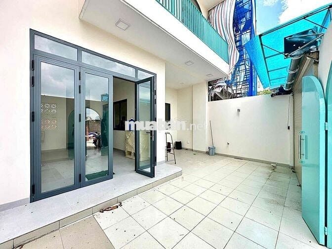 Cho Thuê Nhà Mới Xây 100% DT 200m2 1Trệt 3Lầu 2Pn 3Wc Sân Thượng