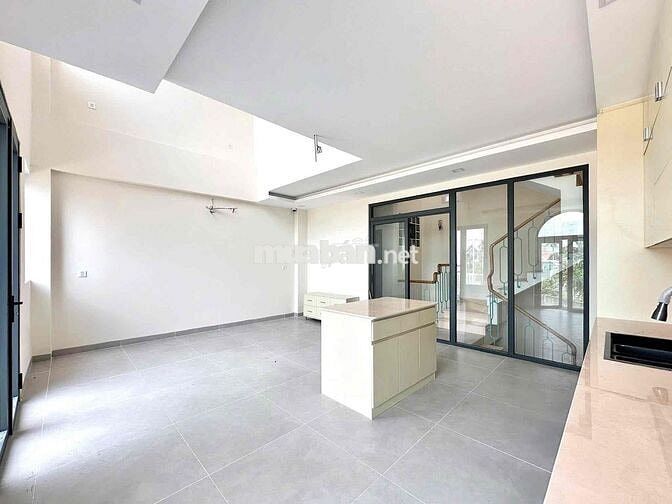 Cho Thuê Nhà Mới Xây 100% DT 200m2 1Trệt 3Lầu 2Pn 3Wc Sân Thượng