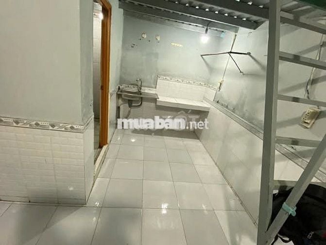 Nhà trọ Hẻm 4 Nguyễn Văn Linh giờ giấc tự do, không chung chủ
