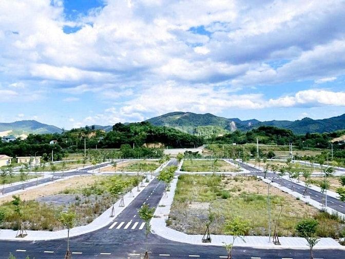 bán gấp đất green valley 85m, mặt tiền 7m cách cao tốc 200m, gần chợ, 