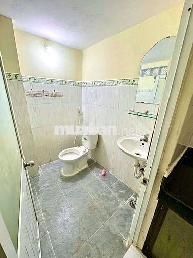 Nhà cho thuê Mã Lò - LVQ, BT (3PN 2WC) hẻm xe hơi, nhà trống ở ngay