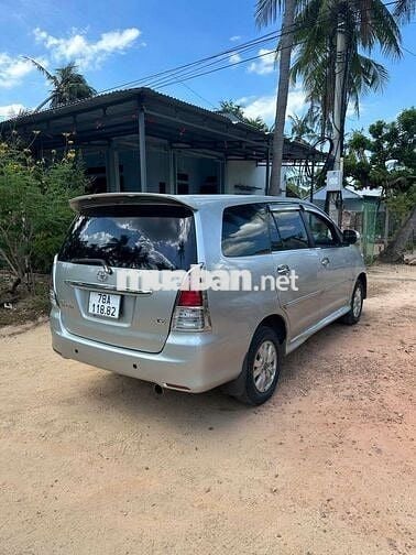 Toyota Innova Số sàn Bạc Xe gia đình
