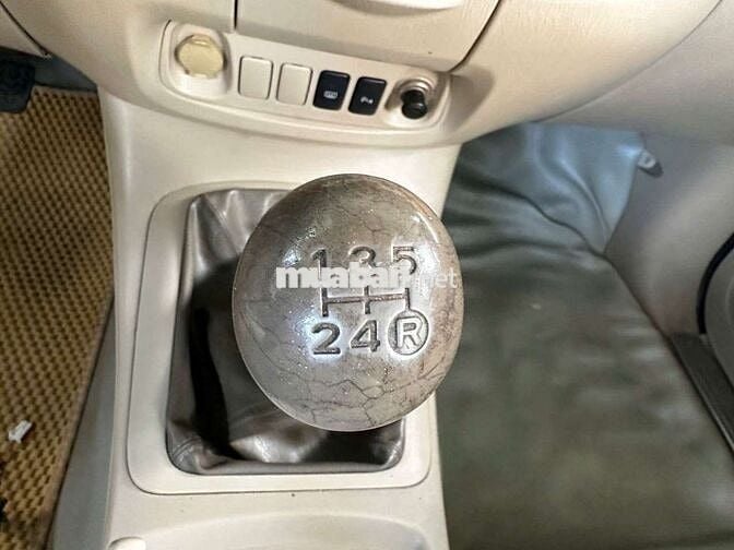 Toyota Innova Số sàn Bạc Xe gia đình