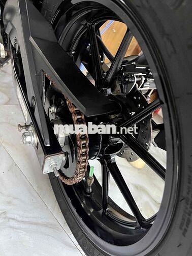 Suzuki GSX Xanh dương Indonesia