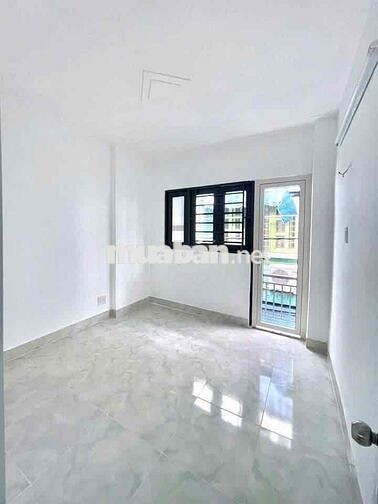 Nhà Nguyễn Thị Căn, Trệt lầu, 2 PN, cách lộ lớn 10m