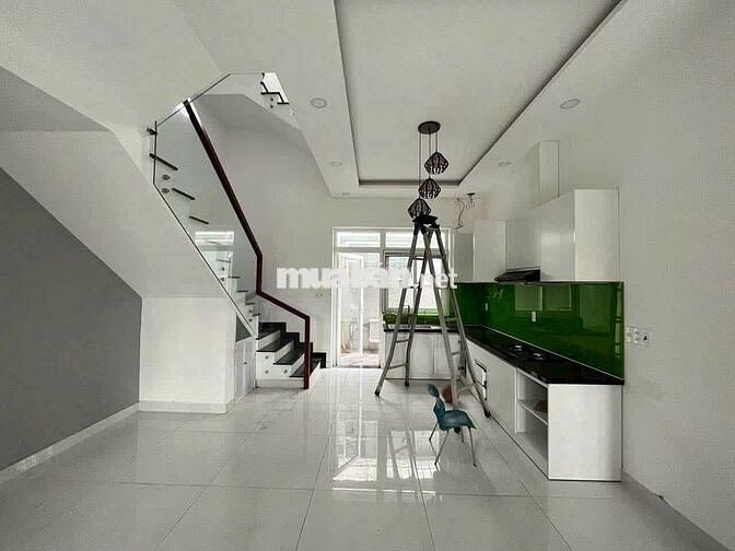 Giá hiếm! Nhà phố Lovera Park chỉ 12 triệu/tháng