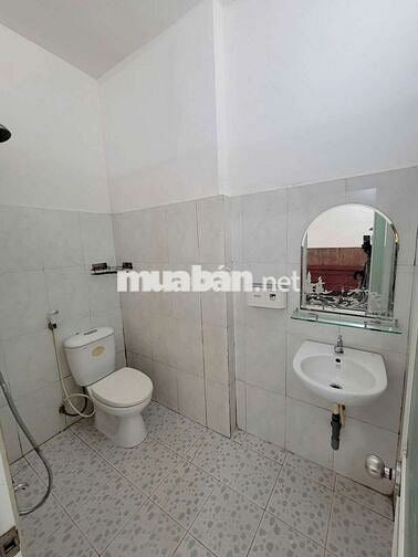 Nhà nguyên căn 1 phòng ngủ gần Hoàng Diệu 2 - Ở Ngay