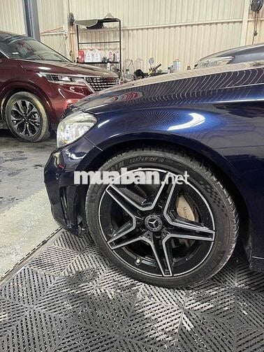 Mercedes-Benz C300 AMG 2019 Xanh cavansite