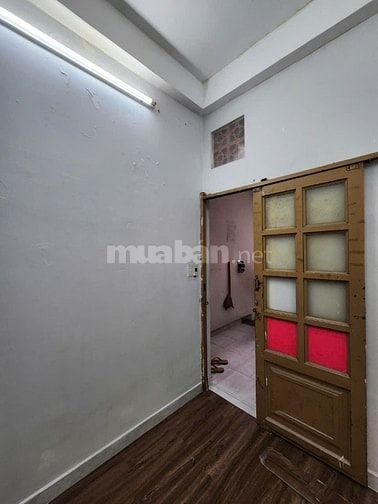 PHÒNG MỚI TRUNG TÂM QUẬN 10 - 15M2 GIÁ 3TR