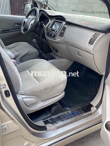 Toyota Innova 2015Vàng cát 8 chỗ Sàn