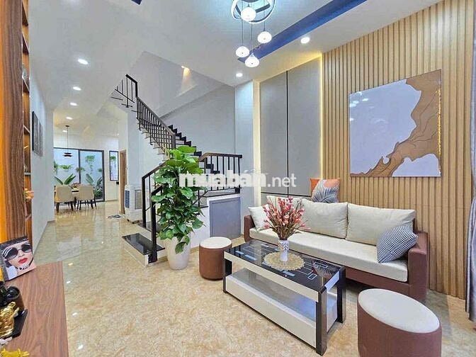 211 CHO THUÊ NHÀ ĐẸP 3 TẦNG 3PN 4WC – NHÀ MỚI HIỆN ĐẠI, CÓ SÂN RỘNG