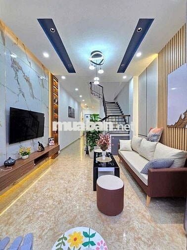 211 CHO THUÊ NHÀ ĐẸP 3 TẦNG 3PN 4WC – NHÀ MỚI HIỆN ĐẠI, CÓ SÂN RỘNG