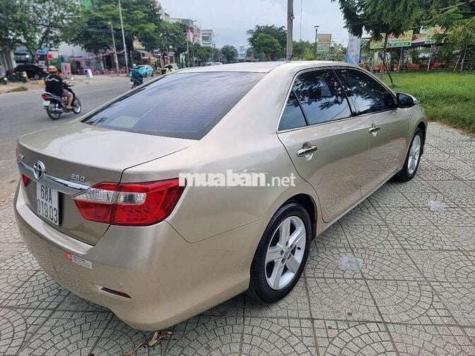 Toyota Camry 2.5Q 2013 Vàng cát Ghế da
