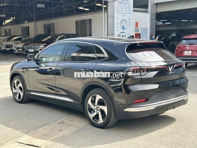Vinfast VF8 Eco 2023 Pin CATL chạy ít 12000km