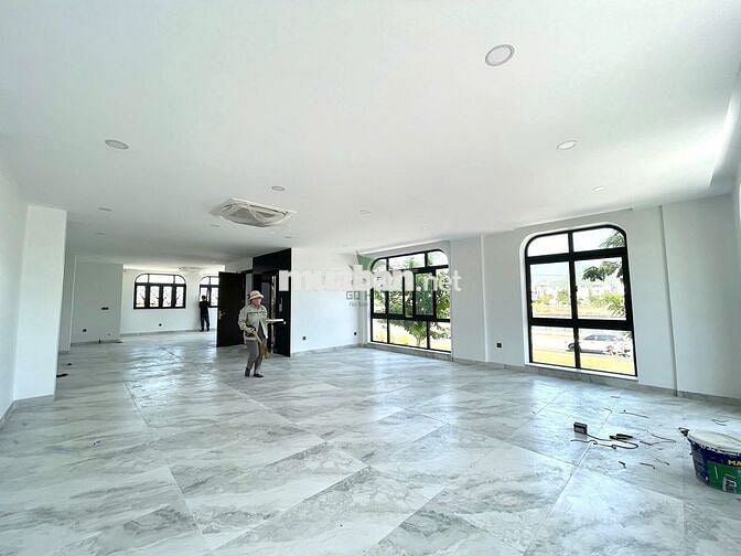 CHO THUÊ TOÀ LÔ GÓC 2 MẶT TIỀN 5 TẦNG + 1 HẦM SẴN PCCC KHU HÀ QUANG 2