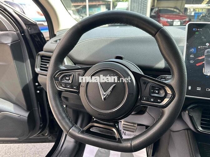 Vinfast VF8 Eco 2023 Pin CATL chạy ít 12000km