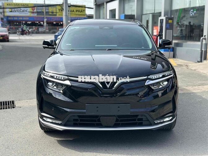 Vinfast VF8 Eco 2023 Pin CATL chạy ít 12000km