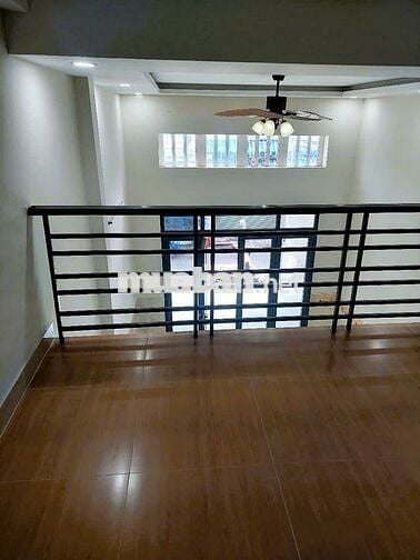 Nhà mới Linh Xuân 200m² sử dụng 3PN ngay chợ kinh doanh sầm uất