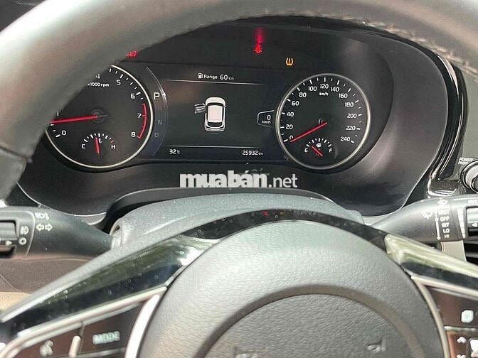 Kia Seltos gia đình đi ít 25 000 km màu trắng