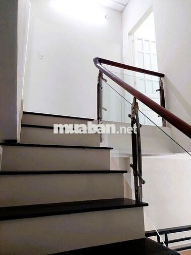 Nhà mới Linh Xuân 200m² sử dụng 3PN ngay chợ kinh doanh sầm uất