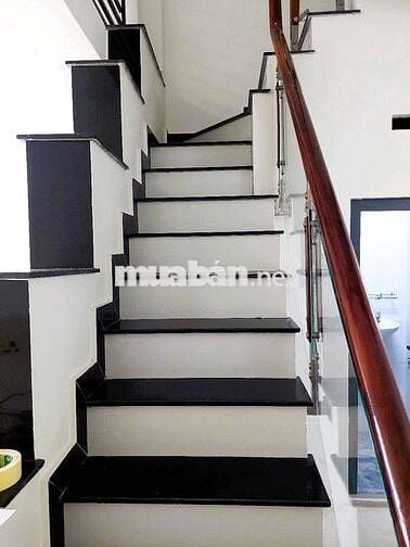Nhà mới Linh Xuân 200m² sử dụng 3PN ngay chợ kinh doanh sầm uất