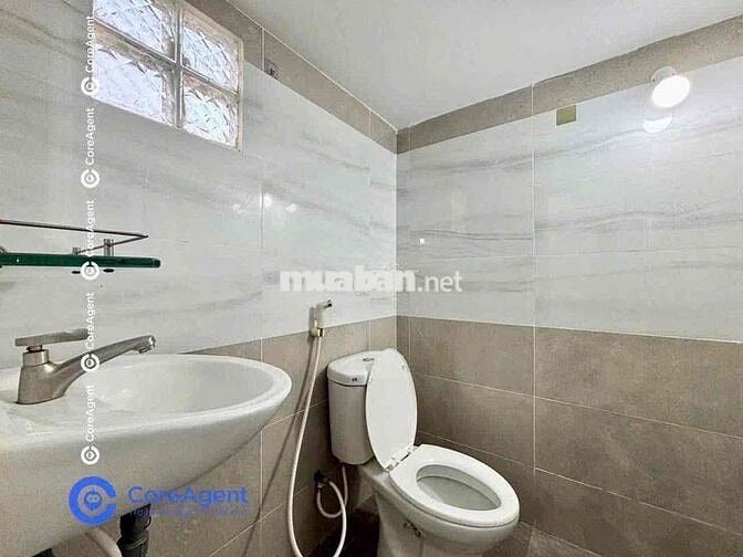 PHÒNG GIÁ RẺ MỚI XÂY , ĐI BỘ QUA ĐẠI HỌC CÔNG THƯƠNG- SẴN MÁY LẠNH