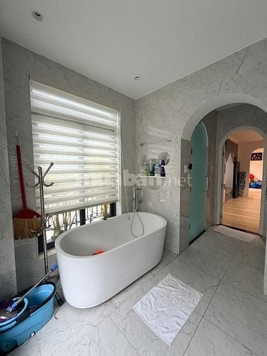 Biệt Thự Siêu Đẹp Bình Lợi, 10m x 20m, Hầm 3 Tầng, Mới Xây Ở Ngay