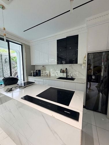 Biệt Thự Siêu Đẹp Bình Lợi, 10m x 20m, Hầm 3 Tầng, Mới Xây Ở Ngay