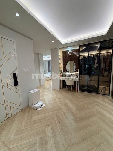 Biệt Thự Siêu Đẹp Bình Lợi, 10m x 20m, Hầm 3 Tầng, Mới Xây Ở Ngay
